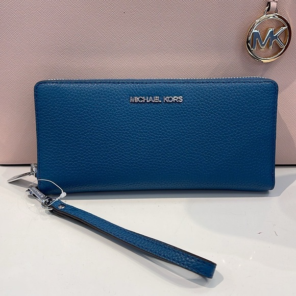 MICHAEL KORS
Leather Continental Wristlet Phone Case Wallet 
Teal
NWT - Picture 2 of 16